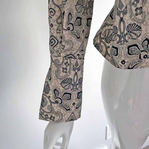 Jones New York wraparound Silk blouse, black and beige, long sleeve, size 10P - Picture 12 of 16